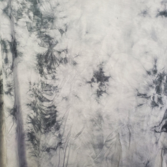 Pre-Loved Grey Tie Dye American Eagle Outfitters Tank Shirt Soft and Sexy Size M - Picture 5 of 8
